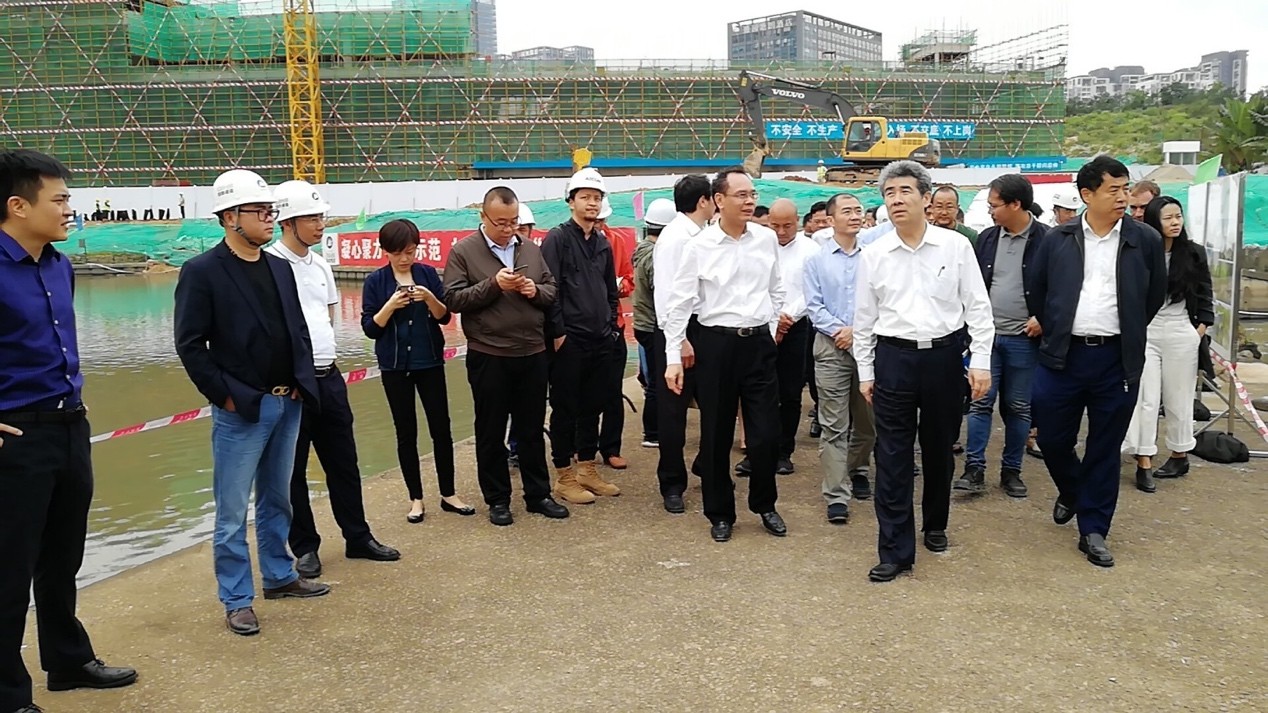 深圳市委常委、常務(wù)副市長(zhǎng)劉慶生考察港灣工程公司大沙河生態(tài)長(zhǎng)廊景觀項(xiàng)目