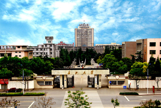 集團(tuán)攜同港灣工程公司參加長江大學(xué)2019年春季校園供需見面會